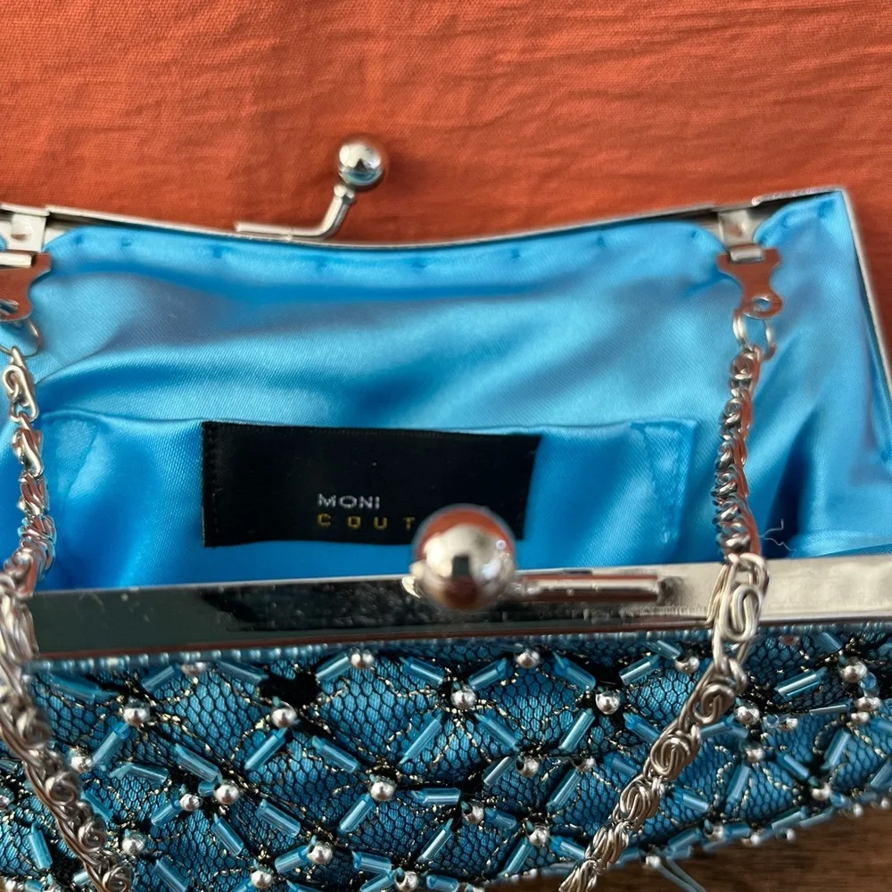 NEW MONI COUTURE BEADED CLUTCH PURSE - Picture 6 of 7